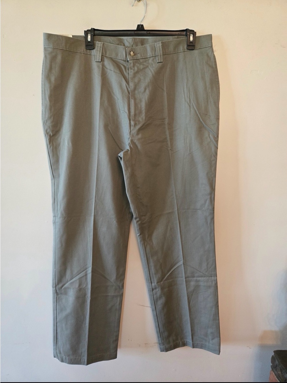 Haggar green Khaki pants size mens 42x32